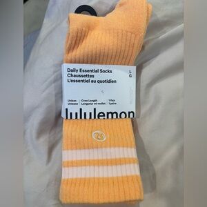 Lululemon Daily Essential Crew Socks - Rock Melon (Peach) /White - Large